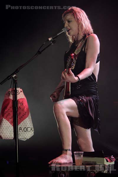 HOLE - 2010-08-25 - PARIS - Le Bataclan - 